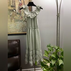 Max Studio White & Green Ruffled Maxi Dress On Or Off Shoulder Size Extra Small